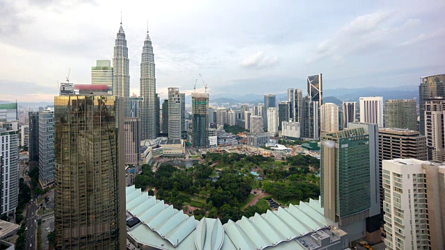 吉隆坡城市天际线黄昏场景的时间流逝视频素材