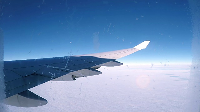从飞机窗口看云视频素材