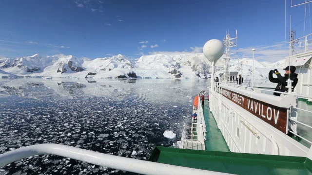 南极运输船和海岸视频下载