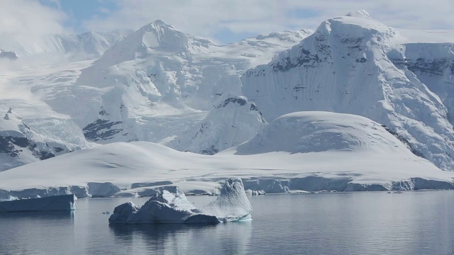 冰山和南极海岸视频下载