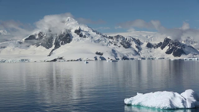 冰山和南极海岸视频下载