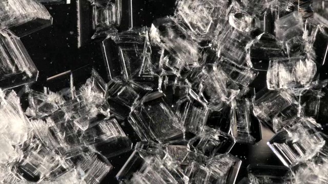 硫代硫酸钠晶体生长视频素材