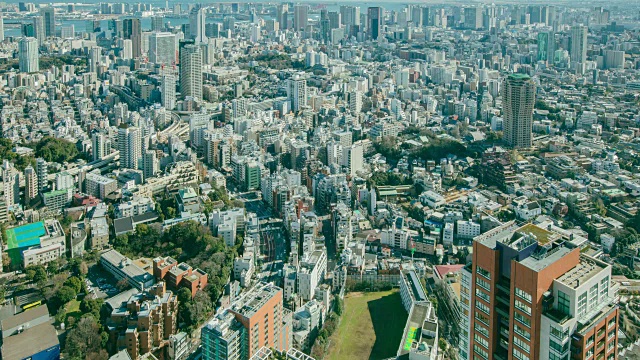 鸟瞰图东京城市景观日本，城市生活。视频素材
