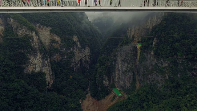 中国湖南新建玻璃桥视频下载