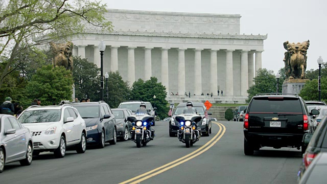 林肯纪念车队摩托车警察豪华轿车1视频下载