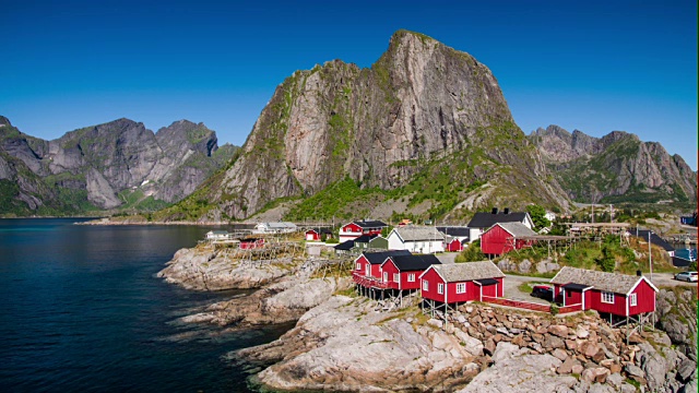 挪威罗浮敦群岛勒内的传统渔棚视频素材