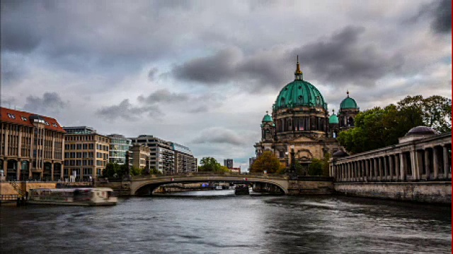 柏林大教堂和施普雷河的时间流逝视频下载