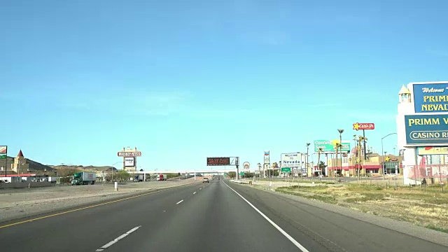 在内华达州的州际公路上开车视频素材