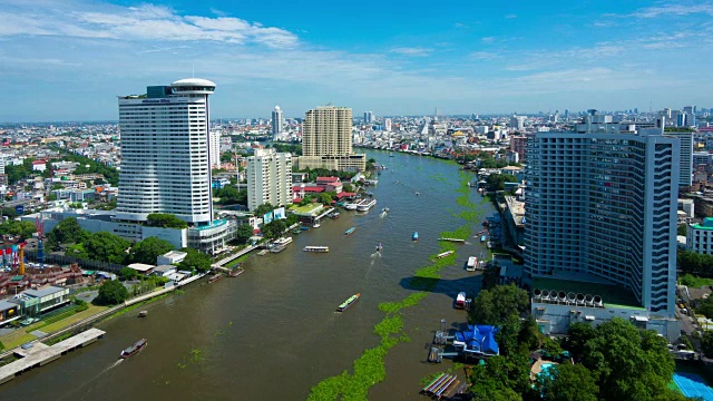 水葫芦漂浮在湄南河上视频素材
