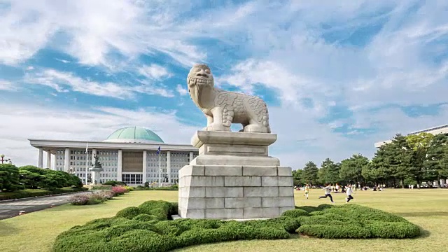 汉城公园的动物石雕时光流逝视频下载