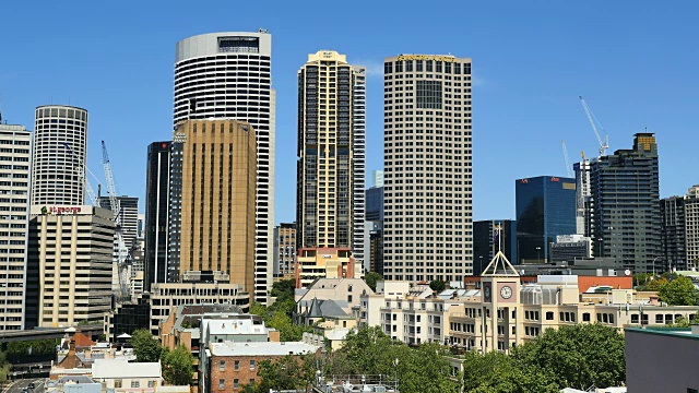 澳大利亚悉尼的天际线有酒店和办公楼视频素材