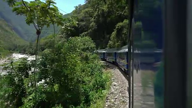 马丘比丘火车在外面视频下载