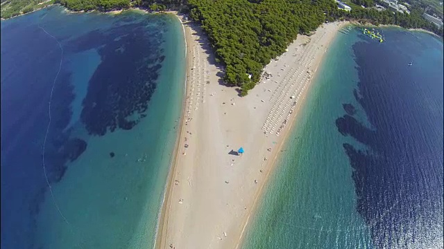 克罗地亚达尔马提亚，波尔，布拉克岛，兹拉特尼鼠滩，无人机拍摄视频下载