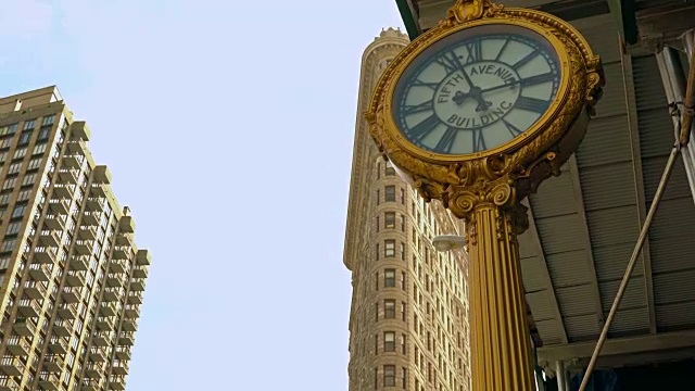 熨斗大厦和时钟，曼哈顿，纽约视频下载