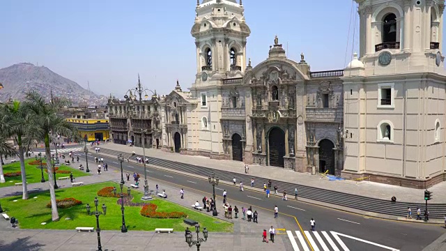 秘鲁利马阿尔马斯广场的大教堂视频下载