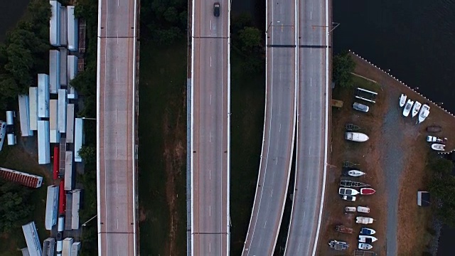 飞越巴尔的摩市城市大桥，马里兰州，美国视频素材