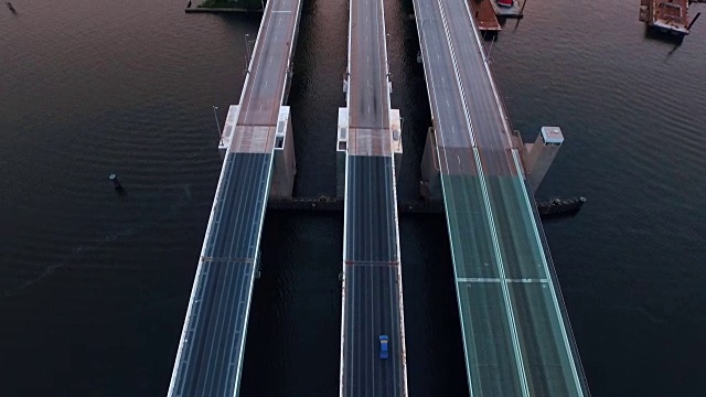飞越巴尔的摩市城市大桥，马里兰州，美国视频下载