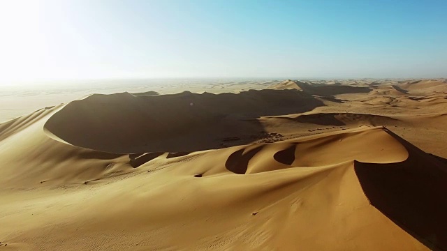绵延数英里的沙漠视频素材