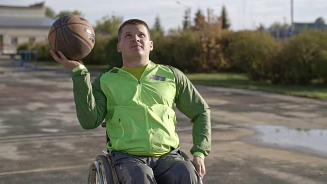 残疾人运球和投篮视频下载