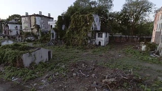纽约市布鲁克林阴森森的废弃建筑鸟瞰图视频下载