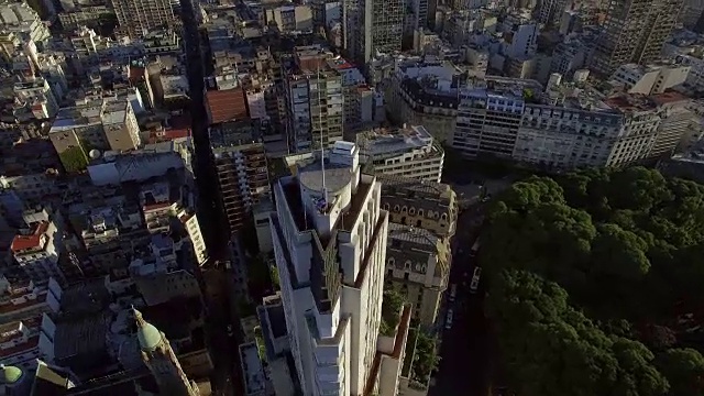 阿根廷布宜诺斯艾利斯市中心建筑鸟瞰图视频素材