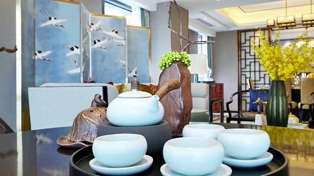 豪华客厅餐桌上优雅的陶瓷陶器视频下载
