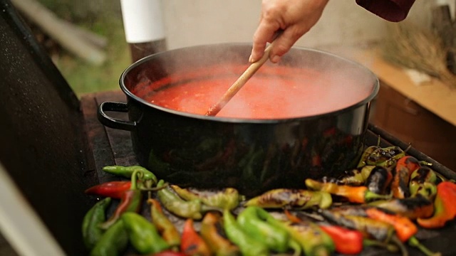 烹饪西红柿酱视频素材
