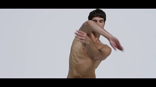 男舞者独自跳舞视频素材