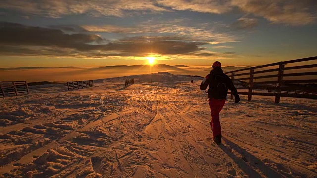 雪山上的日落视频素材