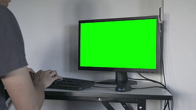 使用绿屏电脑(高清)视频素材