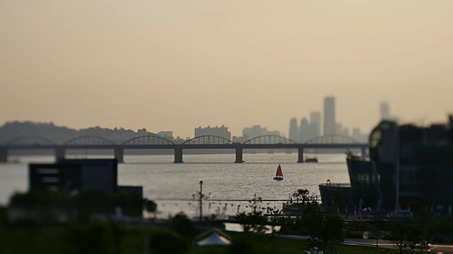 Sebitdungdungseom和Dongjakdaegyo桥(文化综合体人工岛)视频素材