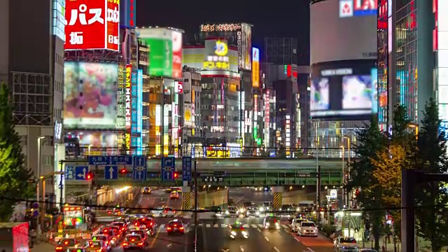 4K延时:日本东京新宿区的交通状况。视频素材