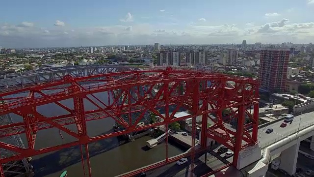 布宜诺斯艾利斯尼古拉斯·阿维利亚安达大桥的鸟瞰图视频素材