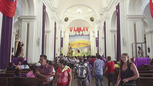 大斋节期间，危地马拉安提瓜的室内教堂视频下载