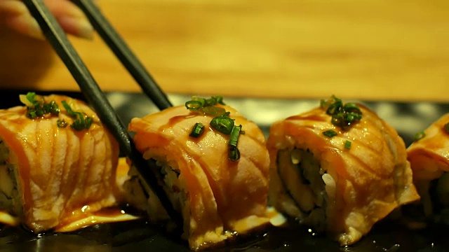 寿司日本食物食用视频素材