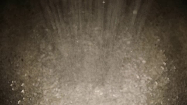 淋浴水下降视频素材