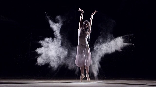 女芭蕾舞演员视频素材