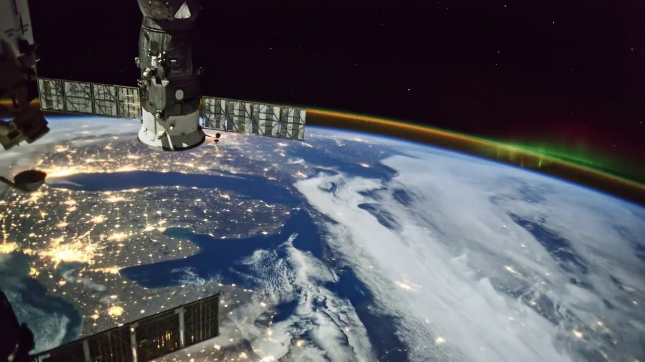 从国际空间站上看到地球上空的极光视频下载