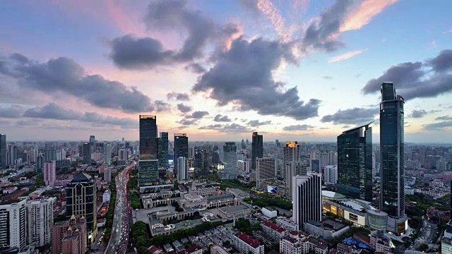4K:上海城市景观，中国，白天到夜晚的过渡视频下载