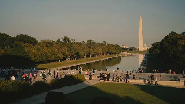 美国华盛顿特区华盛顿纪念碑和林肯纪念堂倒影池视频素材
