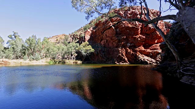 澳大利亚北部埃勒里溪大洞水坑视频素材
