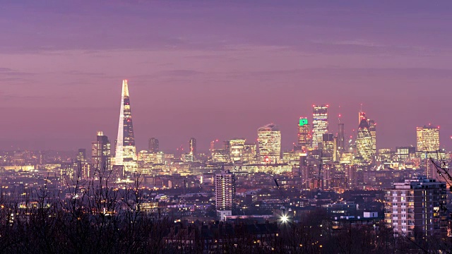 伦敦:伦敦天际线从白天到夜晚的时间流逝视频素材