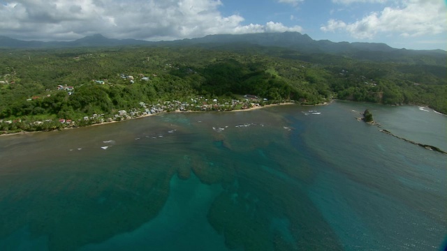 多米尼加卡利比什海岸线的鸟瞰图。视频素材