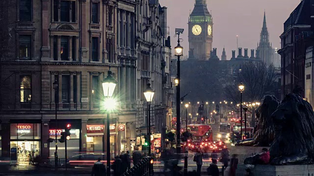 黄昏时分的特拉法加广场，英国伦敦视频素材