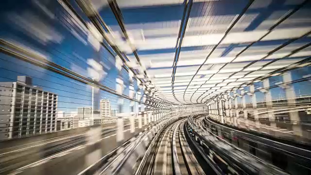 T/L WS POV Yurikamome火车驶过彩虹桥/日本东京视频素材