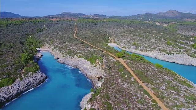 calas (Cala Virgili, Cala Pilota, Cala Magrana)在西班牙巴利阿里岛马略卡/西班牙东海岸视频下载