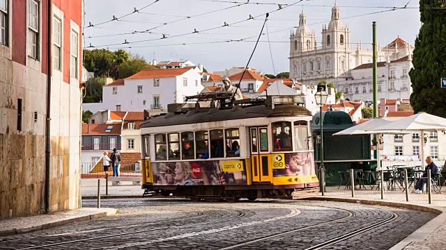 MS Lisbon有轨电车在Portas Do Sol视频下载