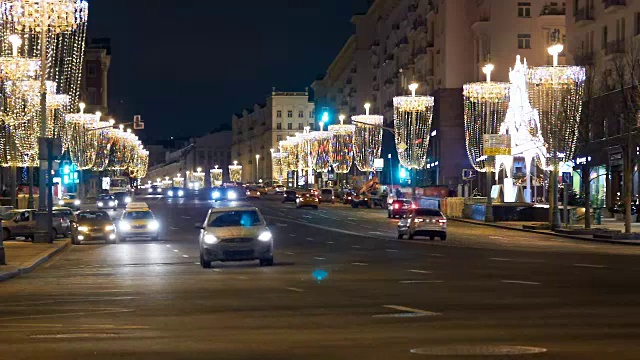 圣诞节和新年的装饰大城市街道视频下载