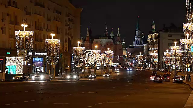 圣诞节和新年的装饰大城市街道视频下载