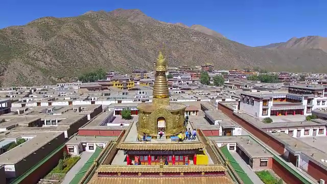 中国甘肃拉卜楞寺的WS航拍照片视频素材